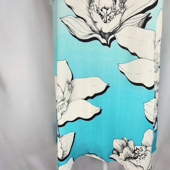 Alfani NWOT Turquoise w/White & Black Floral Print V Neck Sleeveless Top Size 4 - Picture 3 of 8